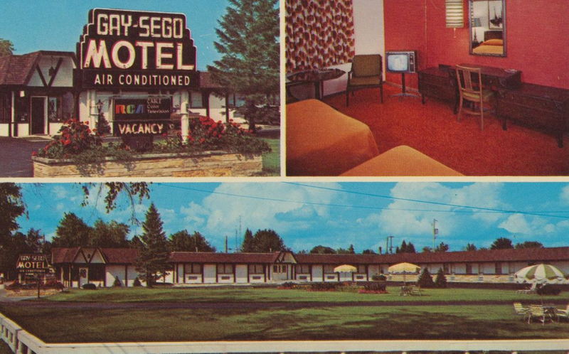 Gay-Sego Motel (Royal Crest Motel) - Vintage Postcard (newer photo)